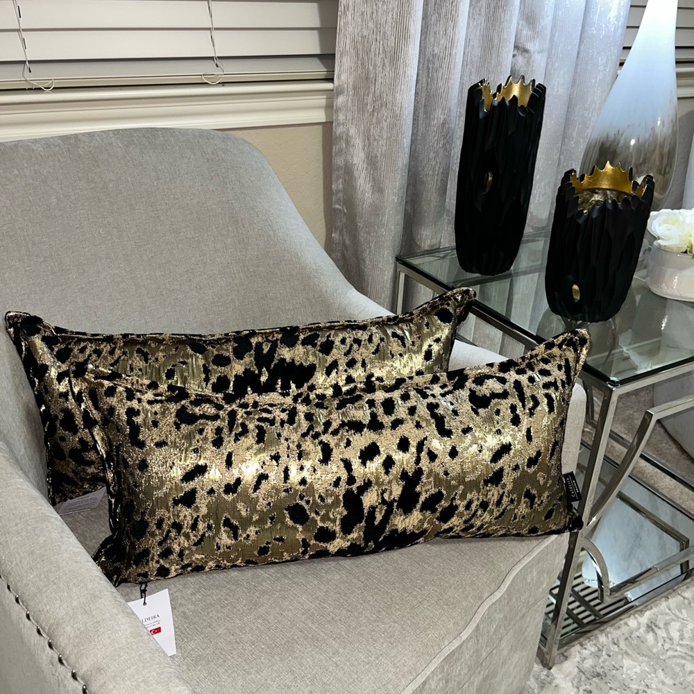 2-NWT CALDEIRA LEOPARD DESIGN
DECORATIVE PILLOWS ( Price is for 2 pillows )